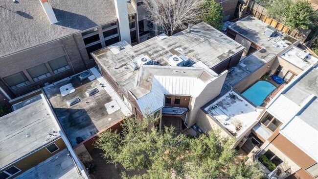 Building Photo - 5600 San Felipe St