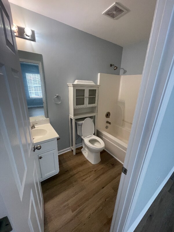 Building Photo - 1198 Island Club Dr