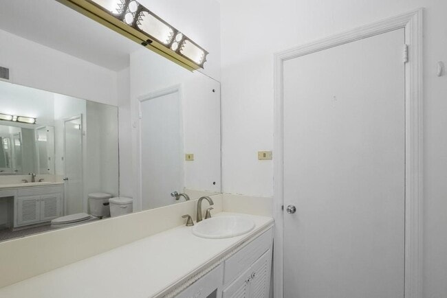 Building Photo - 757 Old Ivy Rd NE