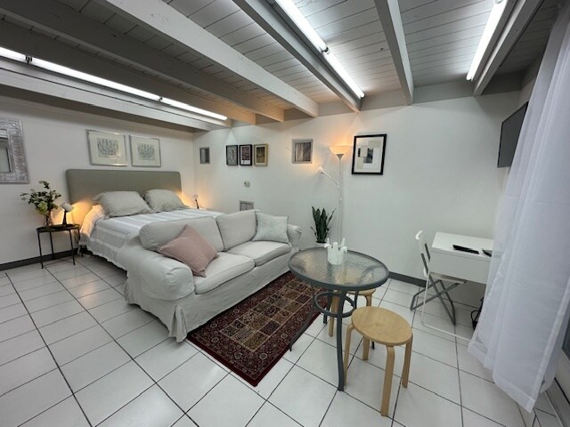 General view - 10460 SW 111th St