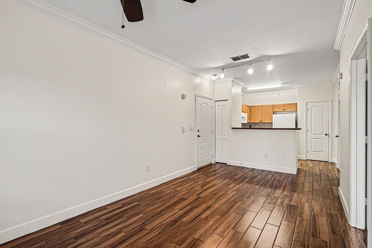 Building Photo - 6440 Borasco Dr