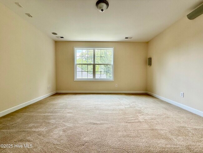 Building Photo - 410 Harkness Cir