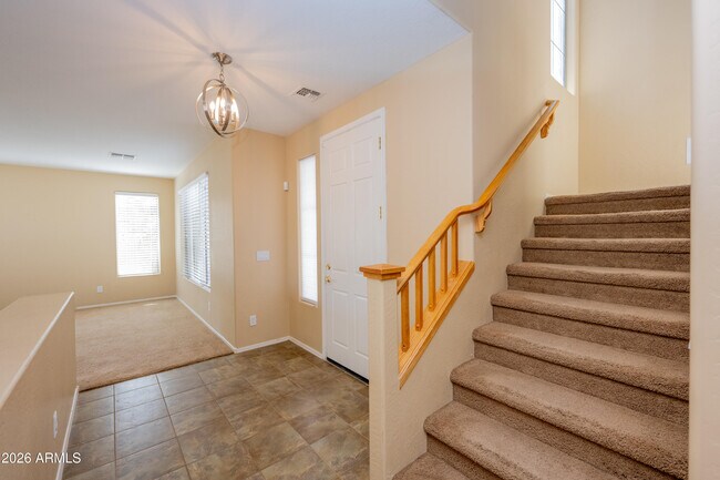 Building Photo - 2023 W Shackleton Dr