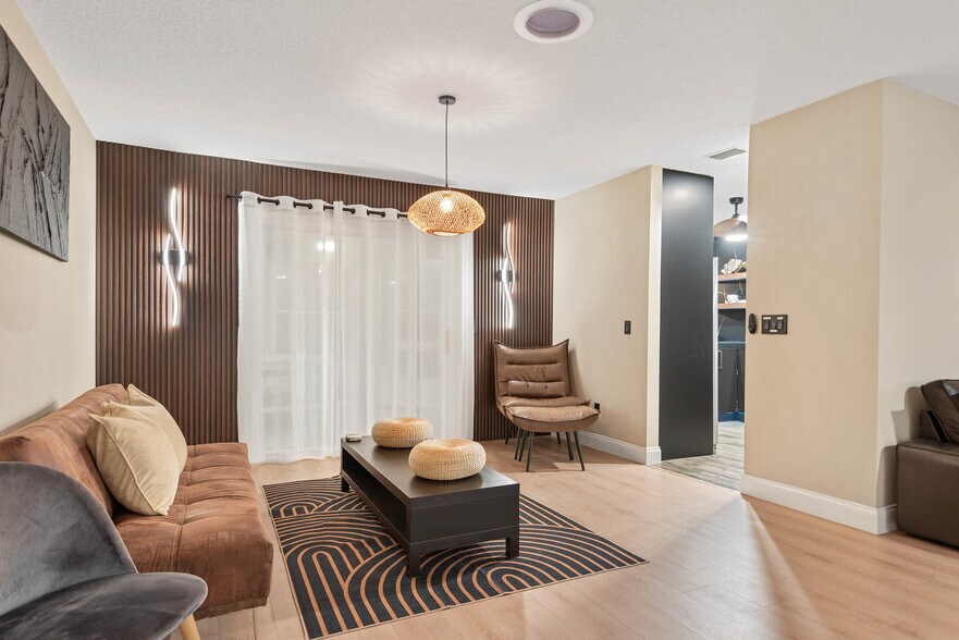 Building Photo - 61 Comanche Ct