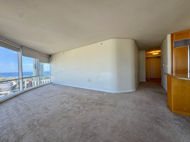 Building Photo - Moana Pacific East Tower 3/2/2 - AVAILABLE May 21, 2026