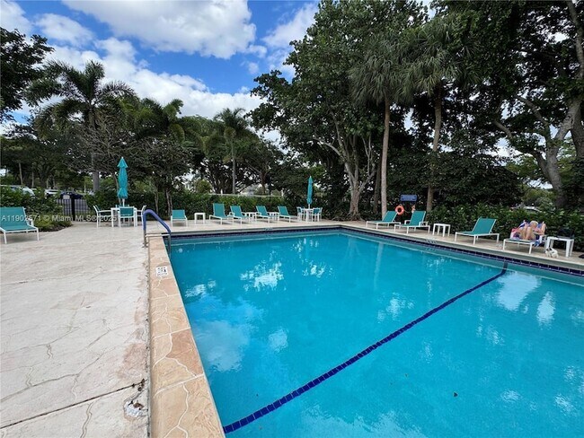 Building Photo - 3095 N Course Dr