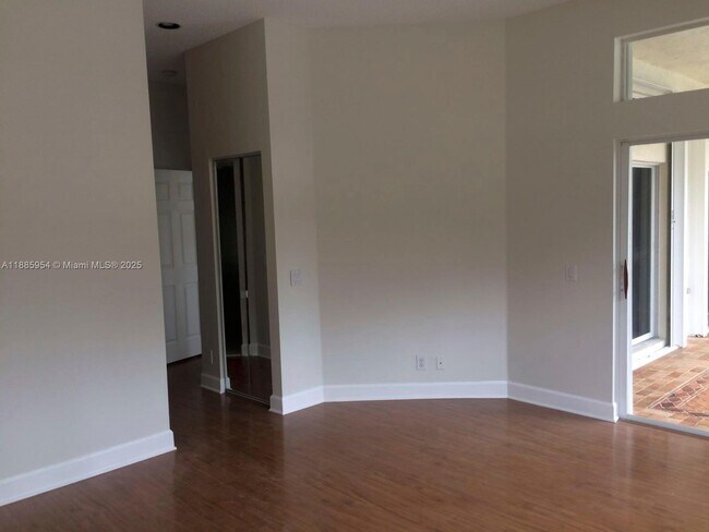 Building Photo - 4407 Laurel Ridge Cir