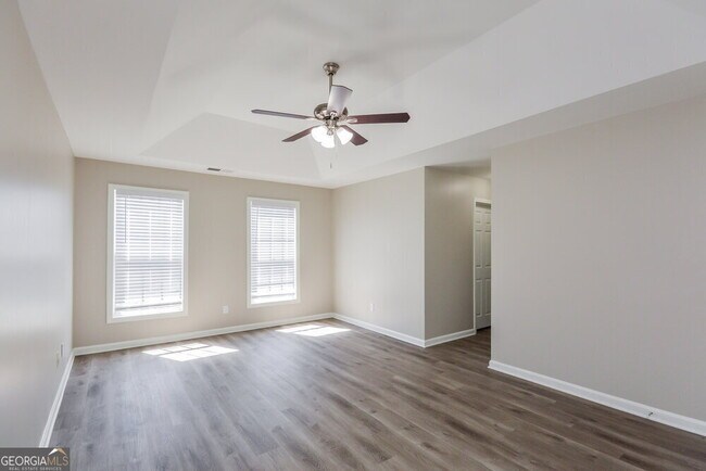 Building Photo - 137 Lantana Dr