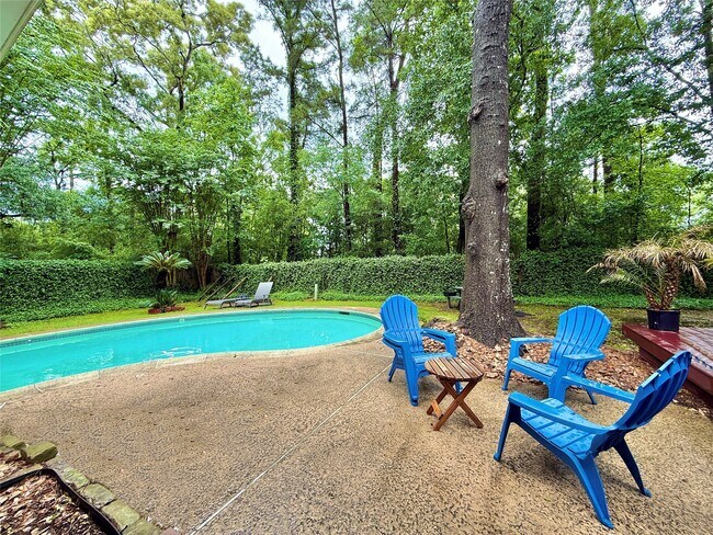 Building Photo - 42 Village Knoll Pl