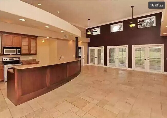 Building Photo - 4606 Cloverlawn Dr