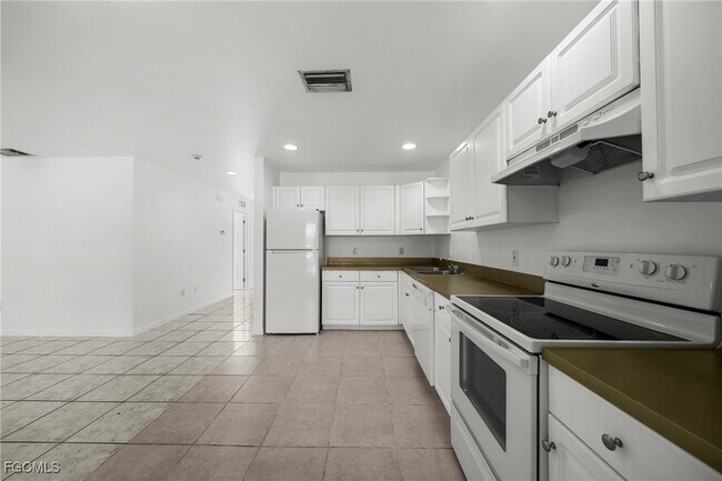 Building Photo - 4735 30th St SW