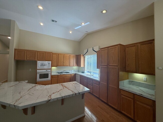 Building Photo - 661 Vintage Valley Dr
