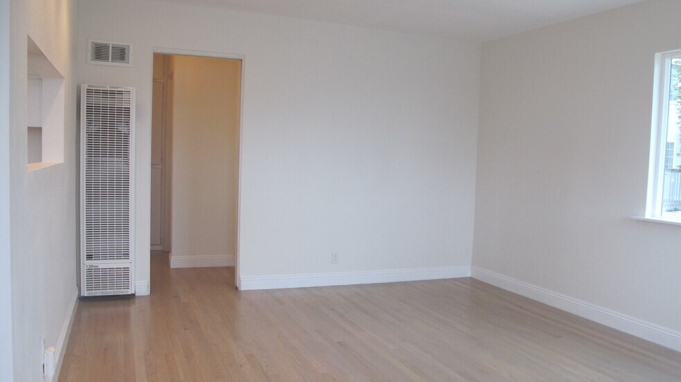 Building Photo - 1108 Tait St