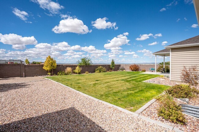 Building Photo - 6 bed; 3 bath single family home in Enoch