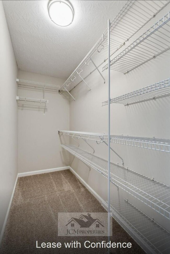 Building Photo - 2001 Polk Ln