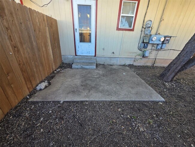 Building Photo - 1735 Horseshoe Cir