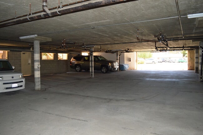 Building Photo - 621 D St