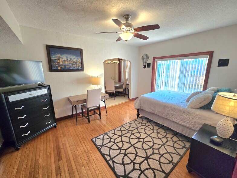 Primary Photo - Gallery Central West End