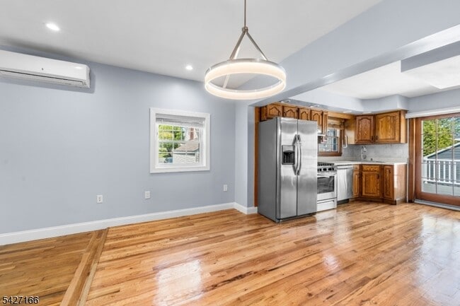 Building Photo - 12 Roosevelt Ave