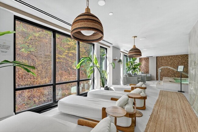 Building Photo - 8701 Churchill Rd