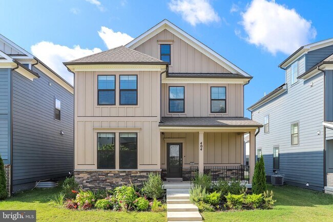 Building Photo - 404 Constellation Ln