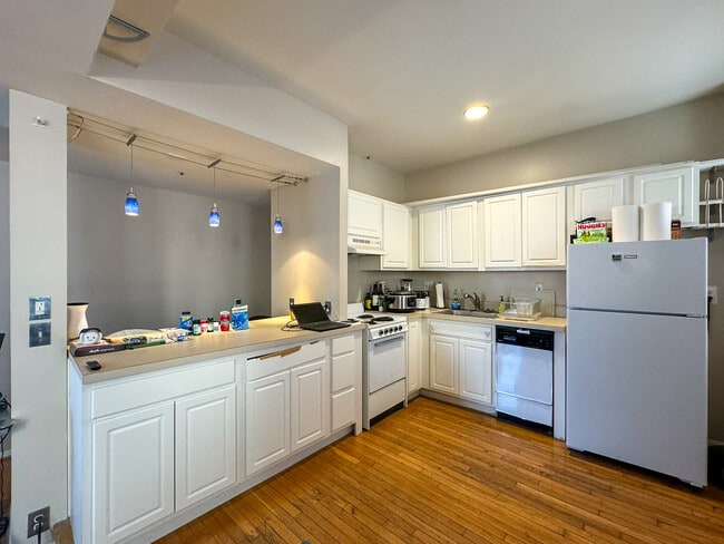 Building Photo - 1415 Chapin St NW