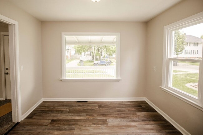Building Photo - Beautifully Remodeled Three Bedroom Home F...