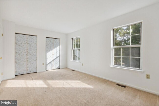 Building Photo - 18221 Fox Chase Cir