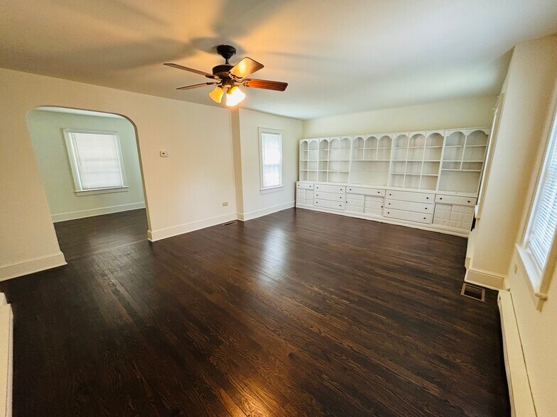 Building Photo - 514 Sunrise Dr