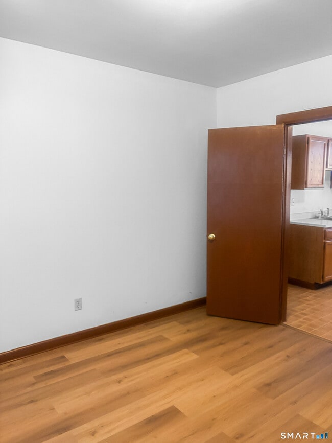 Building Photo - 532 Carroll Ave