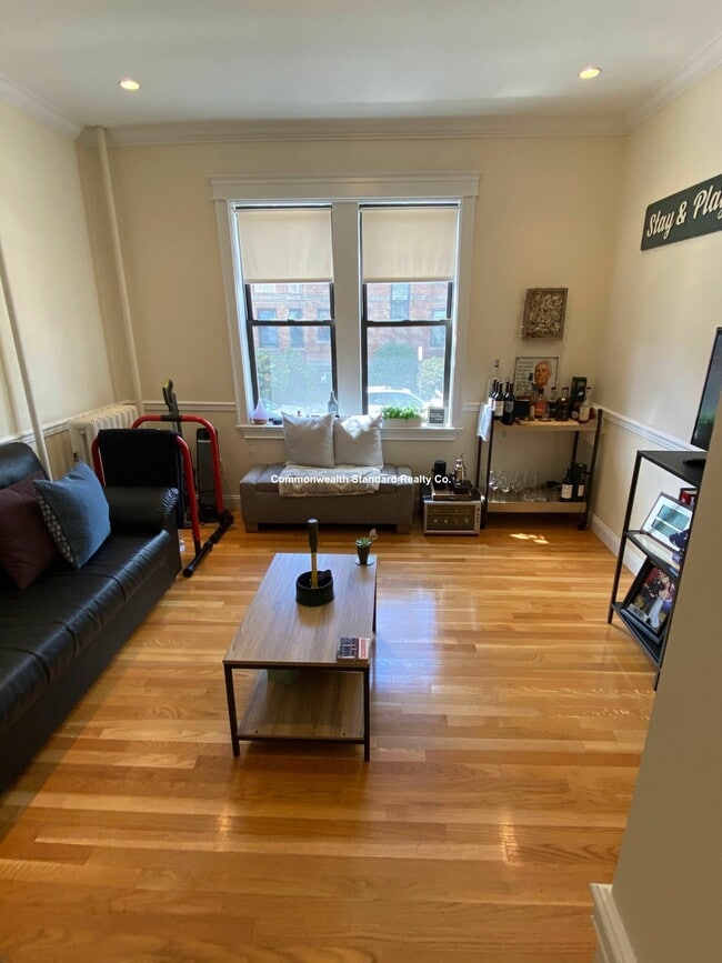 Building Photo - 76 Quint Ave