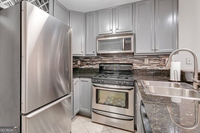 Building Photo - 1445 Monroe Dr NE