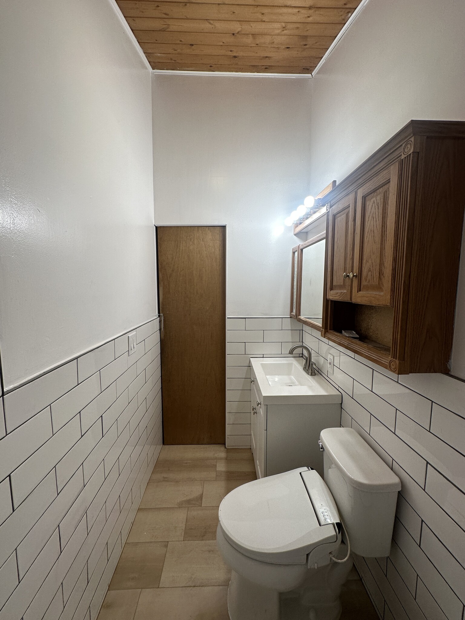 Building Photo - 154 Kupuna St
