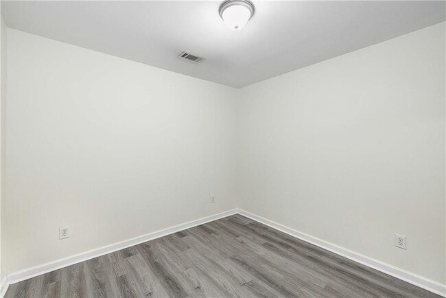 Building Photo - 4003 Labrador Way