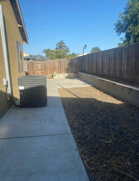 Building Photo - 16649 Emerson Ct