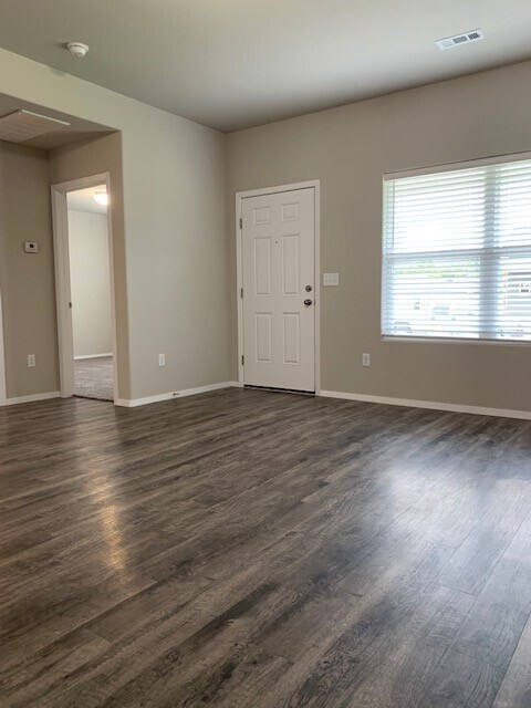 Building Photo - 5002 W Claxton Cir