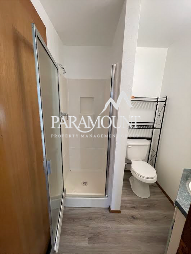 Building Photo - Tucked Away Upper 2 Bedroom Duplex in Port Orchard