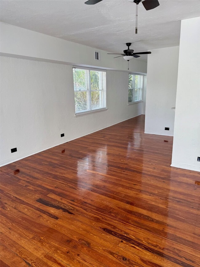 Building Photo - 3000 Granada St