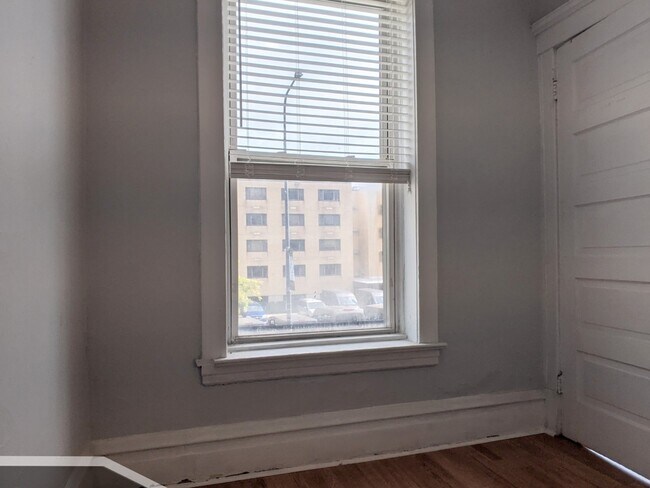 Building Photo - 3544 N Halsted St
