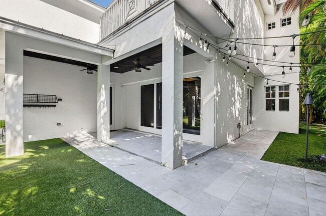 Building Photo - 200 NW 10th St