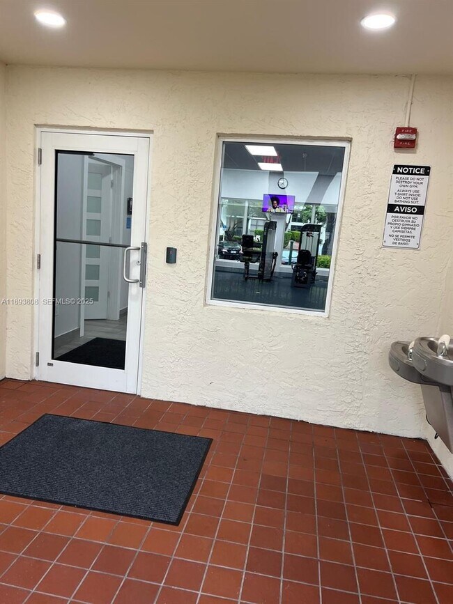 Building Photo - 17021 N Bay Rd