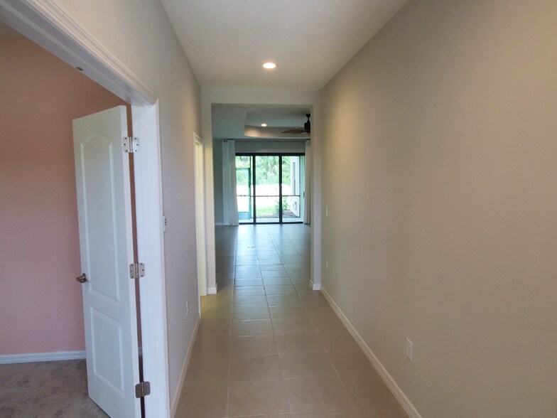 Building Photo - 276 Carlino Dr