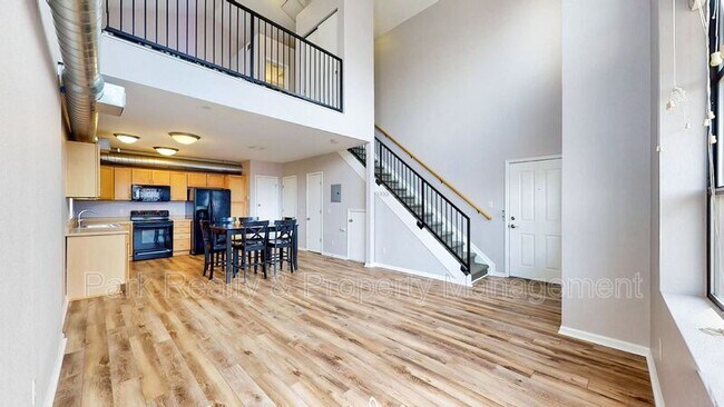Building Photo - 2033 W 30th Ave