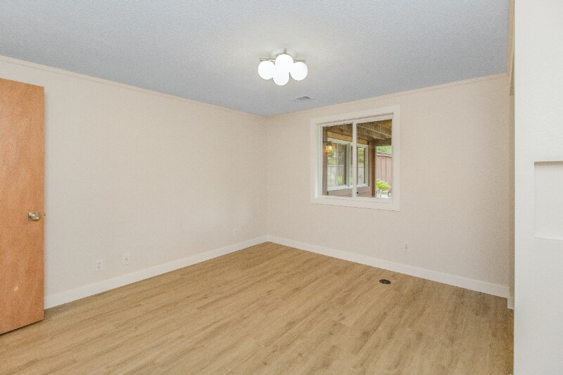 Building Photo - 530 Timberland Dr