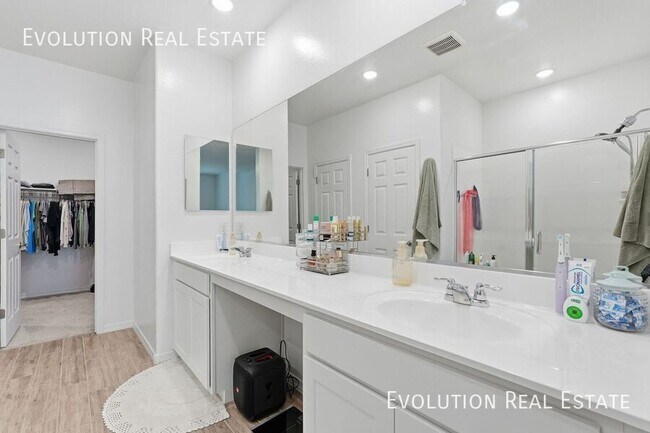 Building Photo - 5532 W Coplen Farms Rd