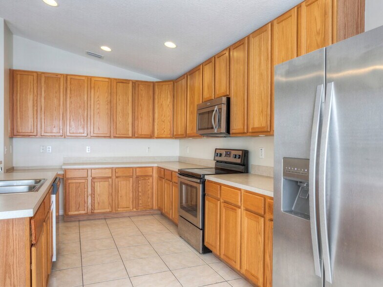 Building Photo - 24622 Volterra Ct