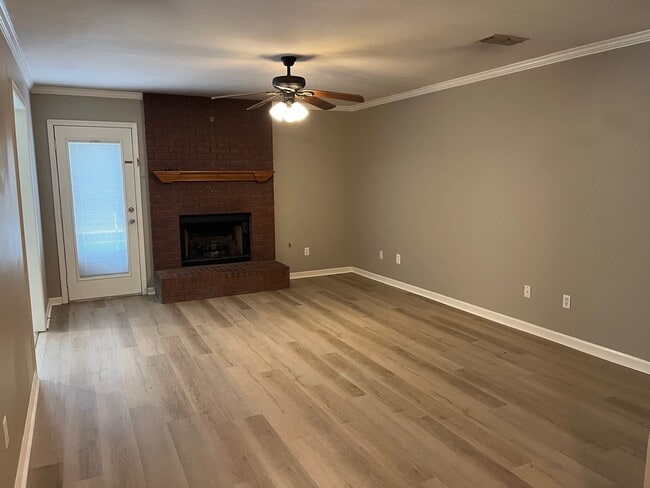 Building Photo - 39 Nevada Ln