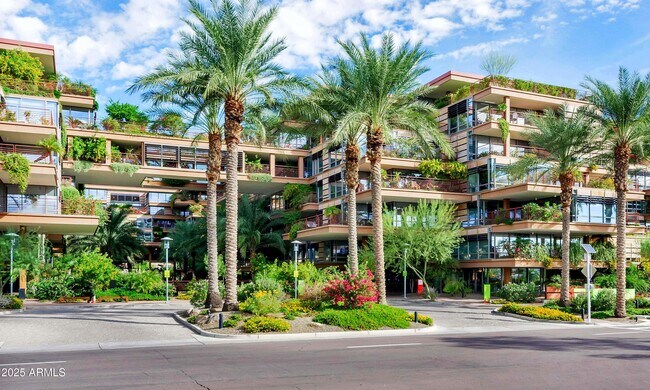 Building Photo - 7117 E Rancho Vista Dr