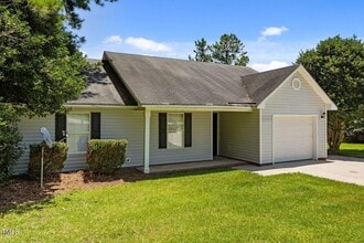 Building Photo - 450 Main St