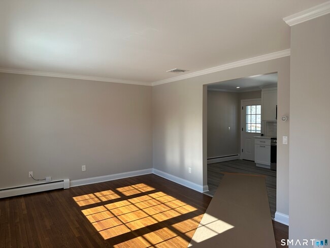 Building Photo - 44 Hillside Ave